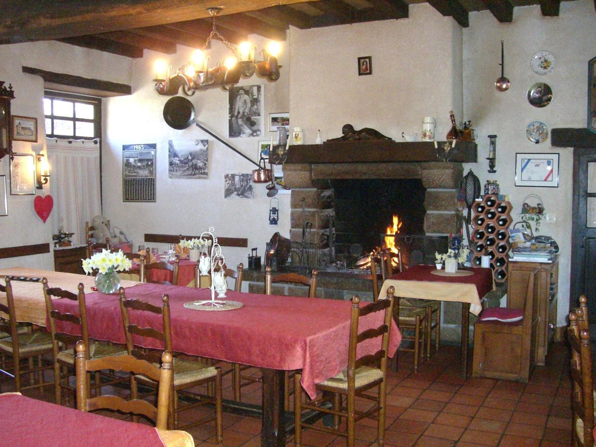 Chambres D'Hotes De La Ferme Auberge De Mesauboin Bille Exterior photo
